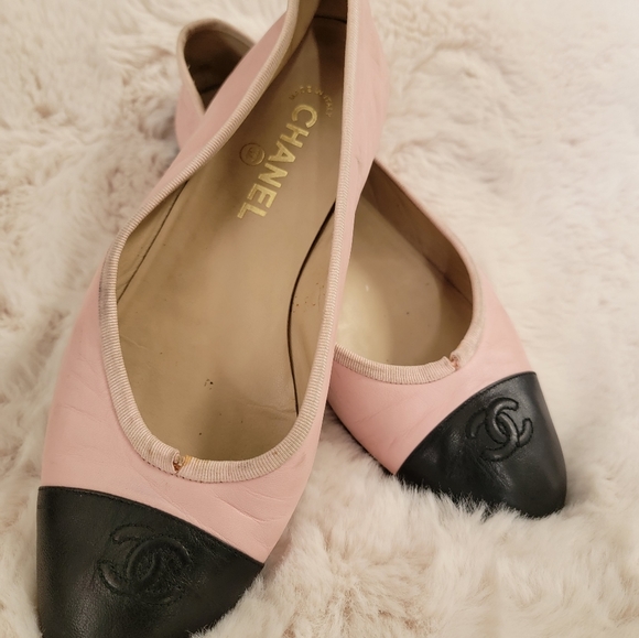 CHANEL Shoes - Chanel classic ballerina flats